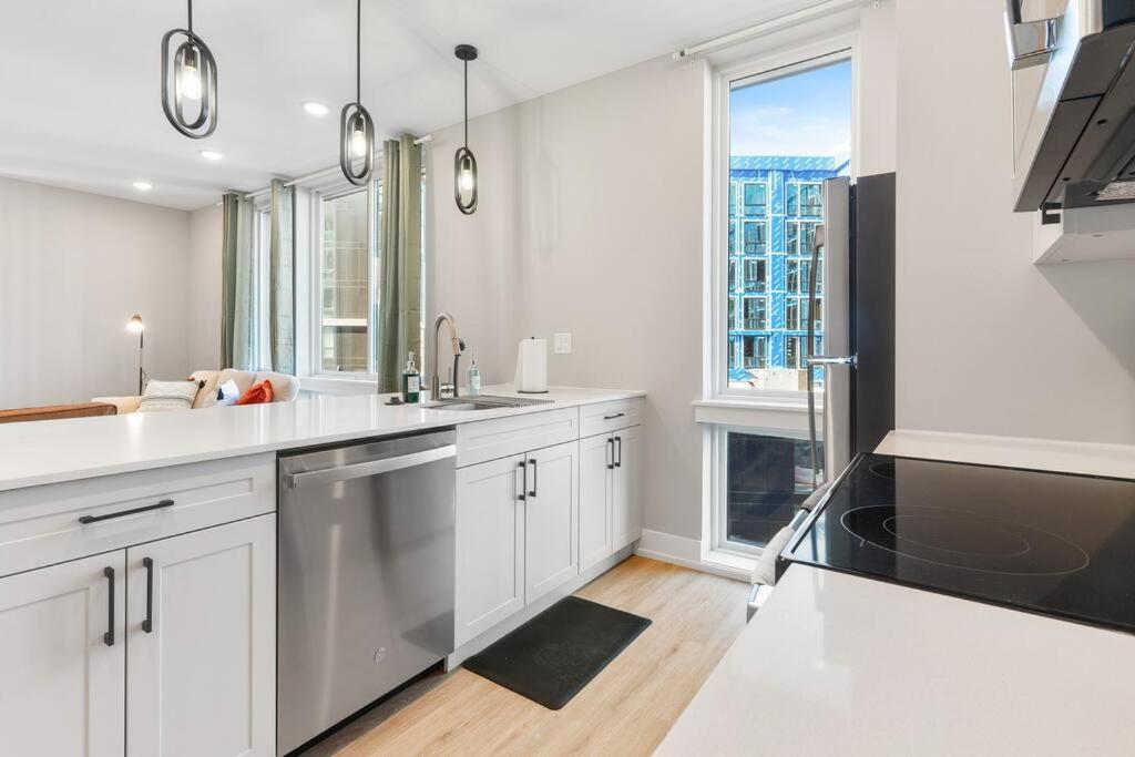 Nolibs, By Fishtown, Rooftop Access, Sleeps 6ppl, Lux Queen Beds, Smart Tvs, Views Philadelphia